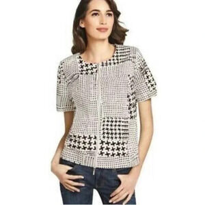 CAbi Short Sleeve Zip Jacket Ivory Black Size Medium. Excellent condition!